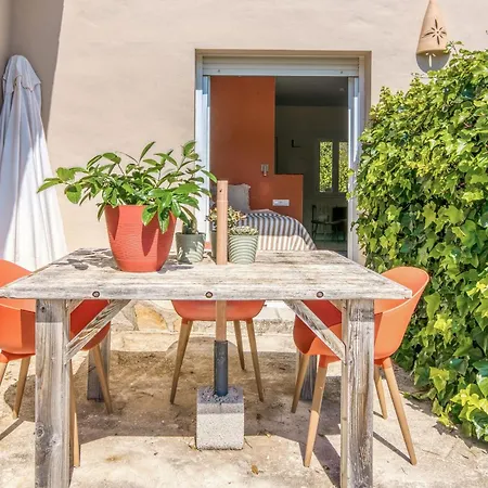 La Ruta Naranja Bed and Breakfast *